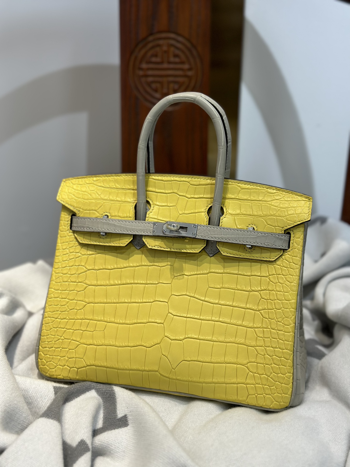 Crocodile Leather Marigold Yellow Pearl Gray 25cm Matte Mixed Leather Top Handle Tote Bag WCB169