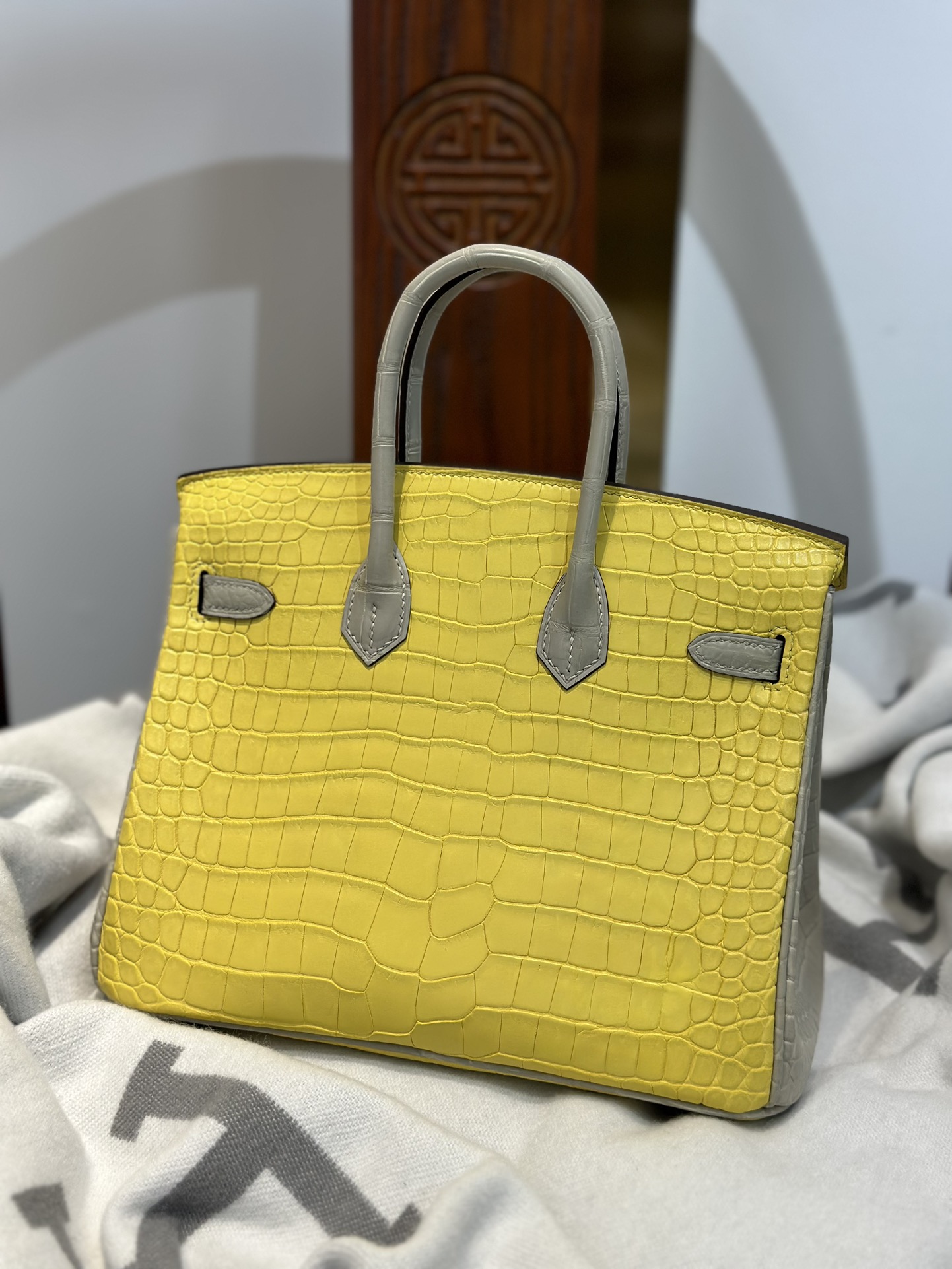 Crocodile Leather Marigold Yellow Pearl Gray 25cm Matte Mixed Leather Top Handle Tote Bag WCB169 image 3