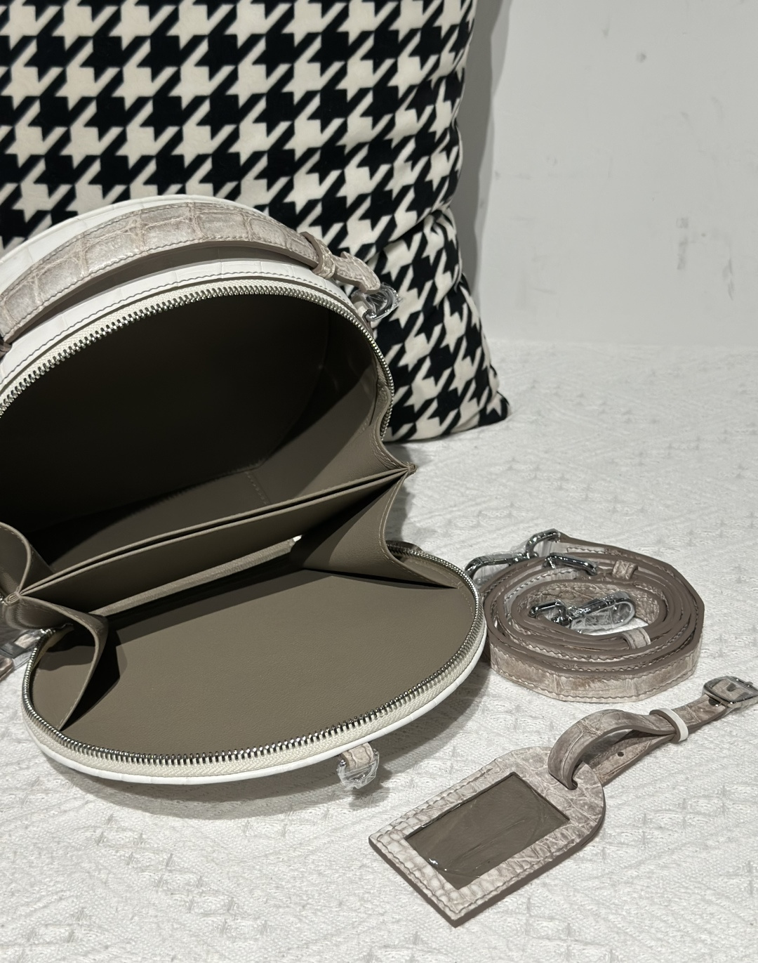 Crocodile Leather Himalayan Matte Nile Silver Hardware Round Bag WCB181 photo 2
