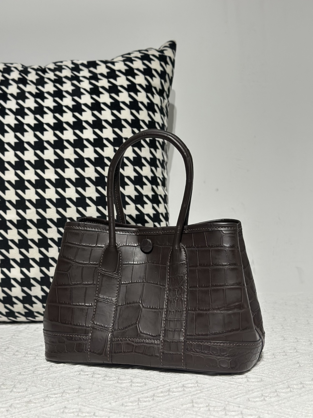 Crocodile Leather Ebony 23cm Matte Nile Silver Hardware Garden Tote Bag WCB224