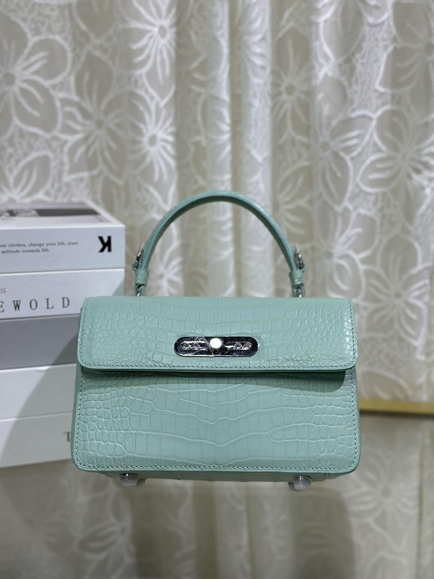 Crocodile Leather Women's Belly Cut Mint Green Matte Metal Hardware Shoulder Bag WCB232 photo 2