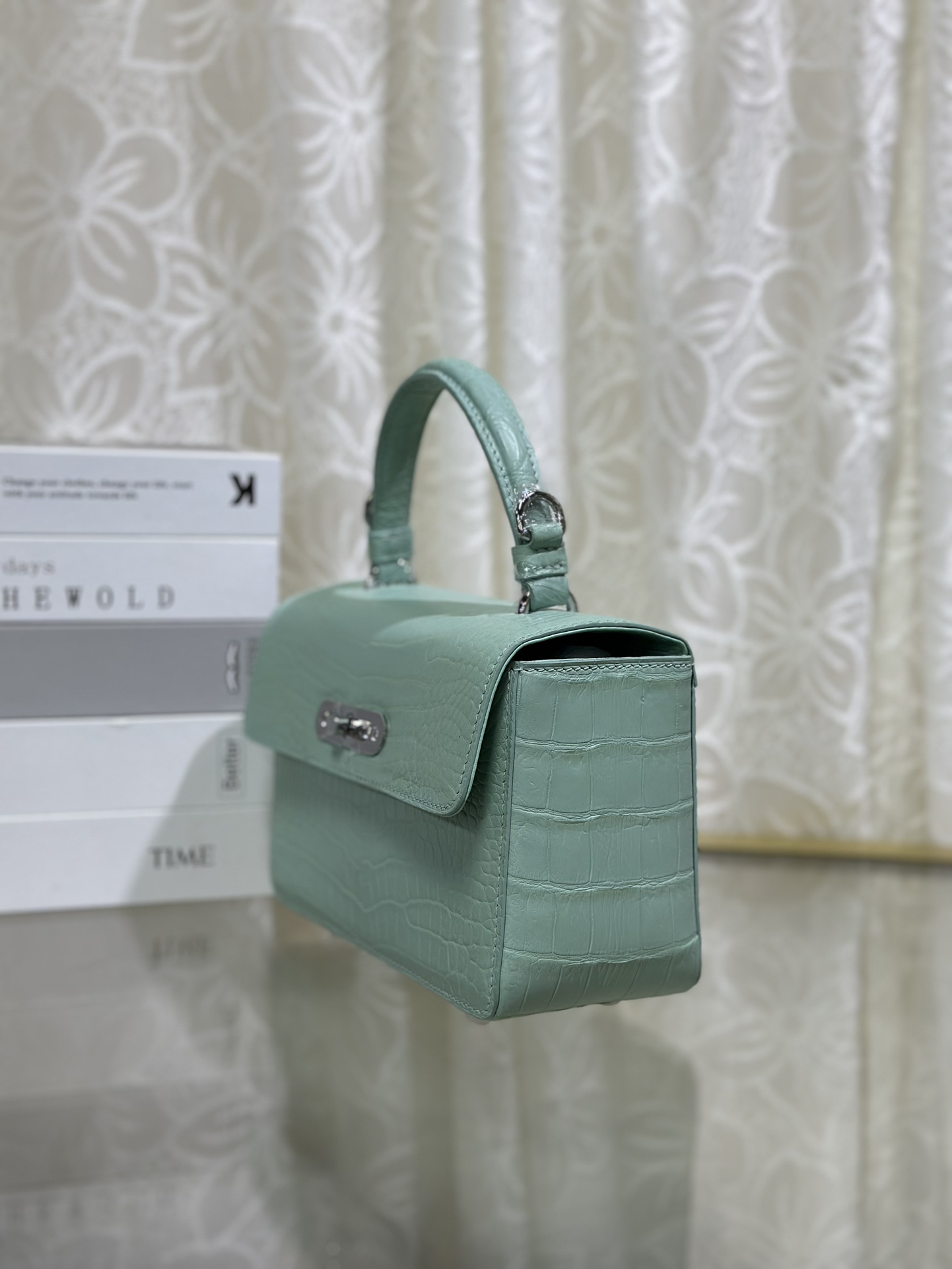 Crocodile Leather Women's Belly Cut Mint Green Matte Metal Hardware Shoulder Bag WCB232 photo 4