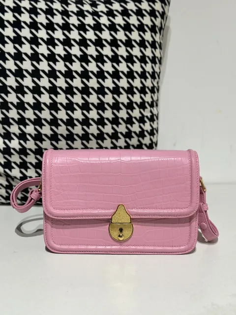 Crocodile Leather Women's Belly Cut Sakura Pink Gold Hardware Metal Hardware Shoulder Bag WCB234