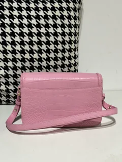 Crocodile Leather Women's Belly Cut Sakura Pink Gold Hardware Metal Hardware Shoulder Bag WCB234 image 3