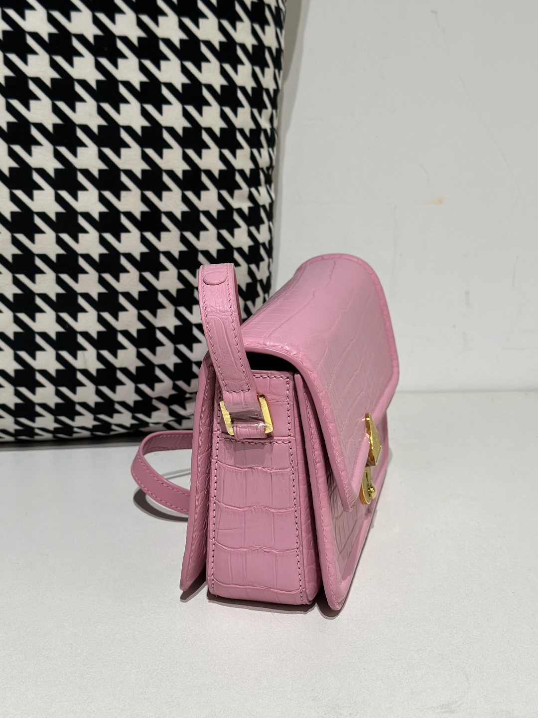 Crocodile Leather Women's Belly Cut Sakura Pink Gold Hardware Metal Hardware Shoulder Bag WCB234 photo 5