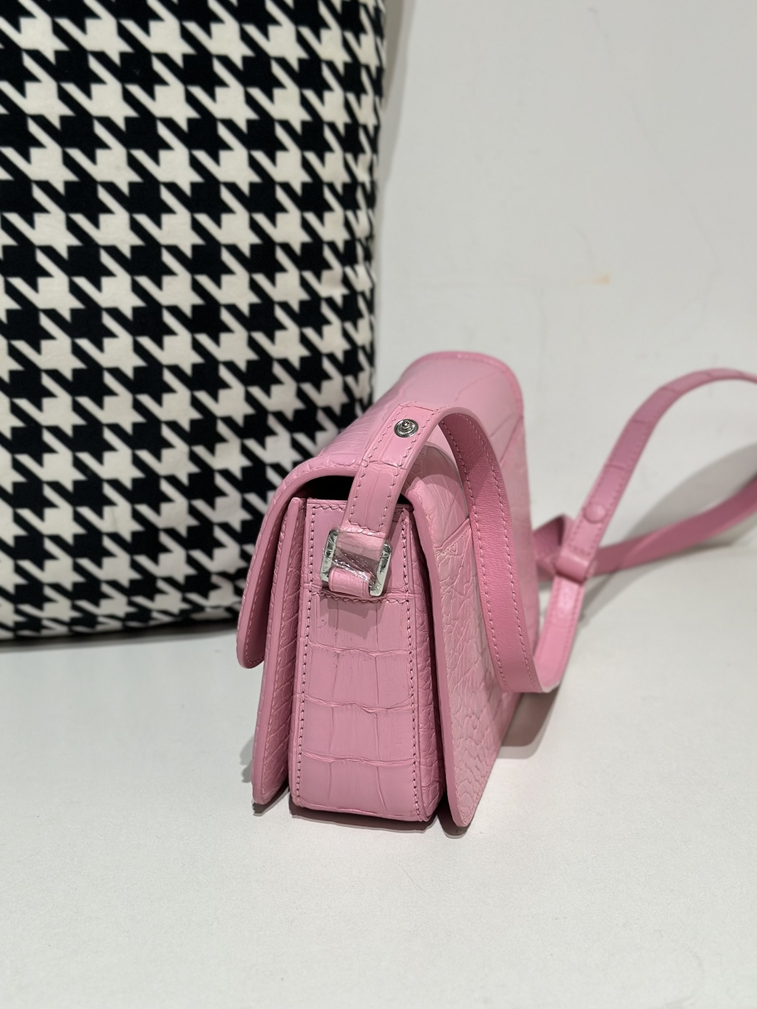 Crocodile Leather Women's Belly Cut Sakura Pink Matte Silver Hardware Shoulder Bag WCB235 photo 4