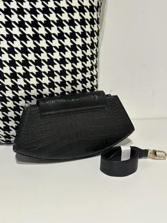 Crocodile Leather Women's Belly Cut Black Matte Gold Hardware Metal Hardware Clutch Bag WCB236 image 3