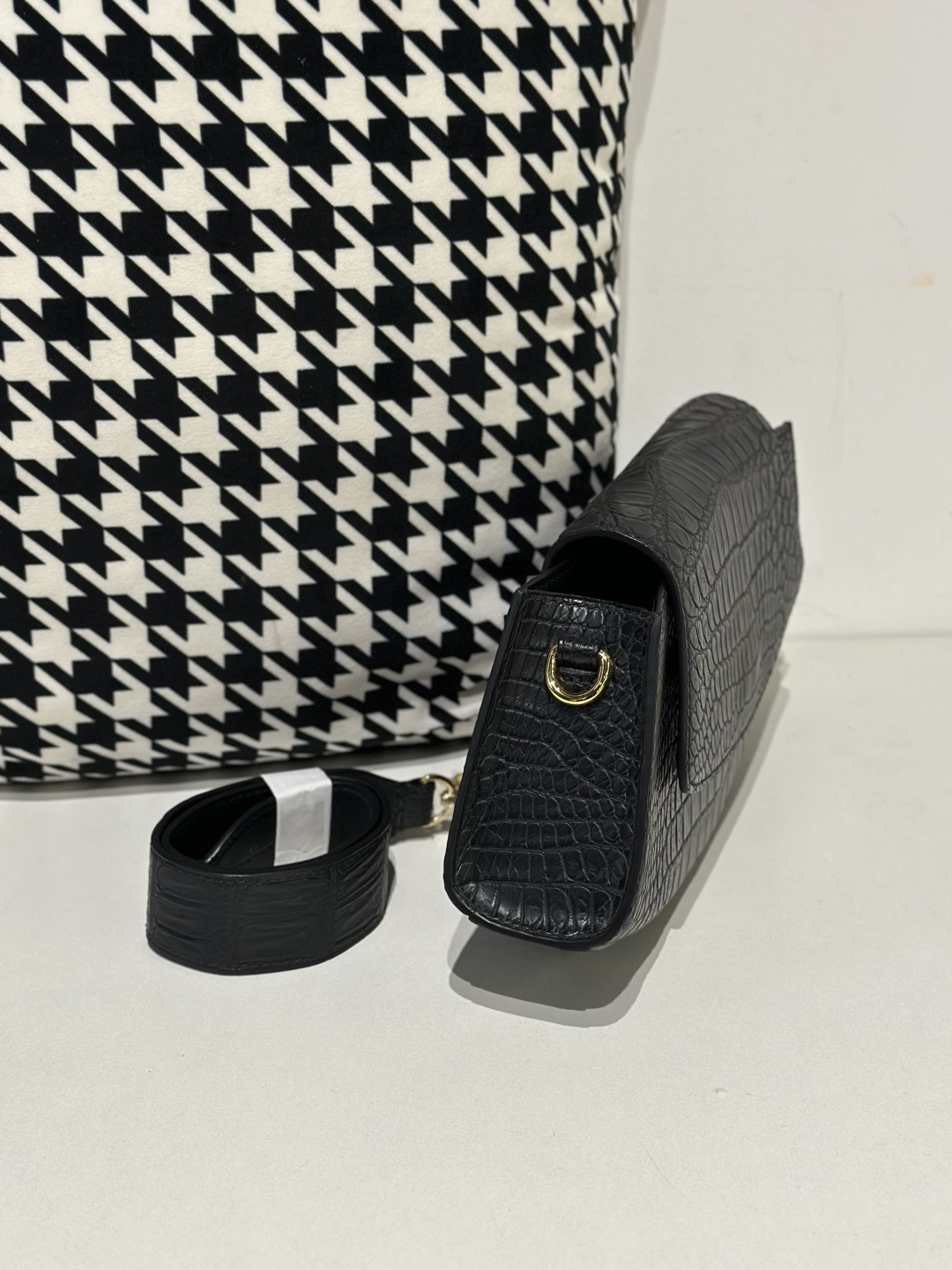 Crocodile Leather Women's Belly Cut Black Matte Gold Hardware Metal Hardware Clutch Bag WCB236 photo 5