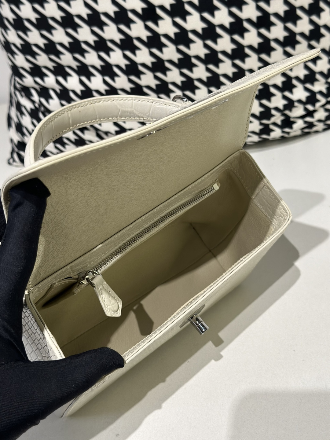 Crocodile Leather Women's Belly Cut Glacier White Matte Metal Hardware Shoulder Bag WCB238 photo 2