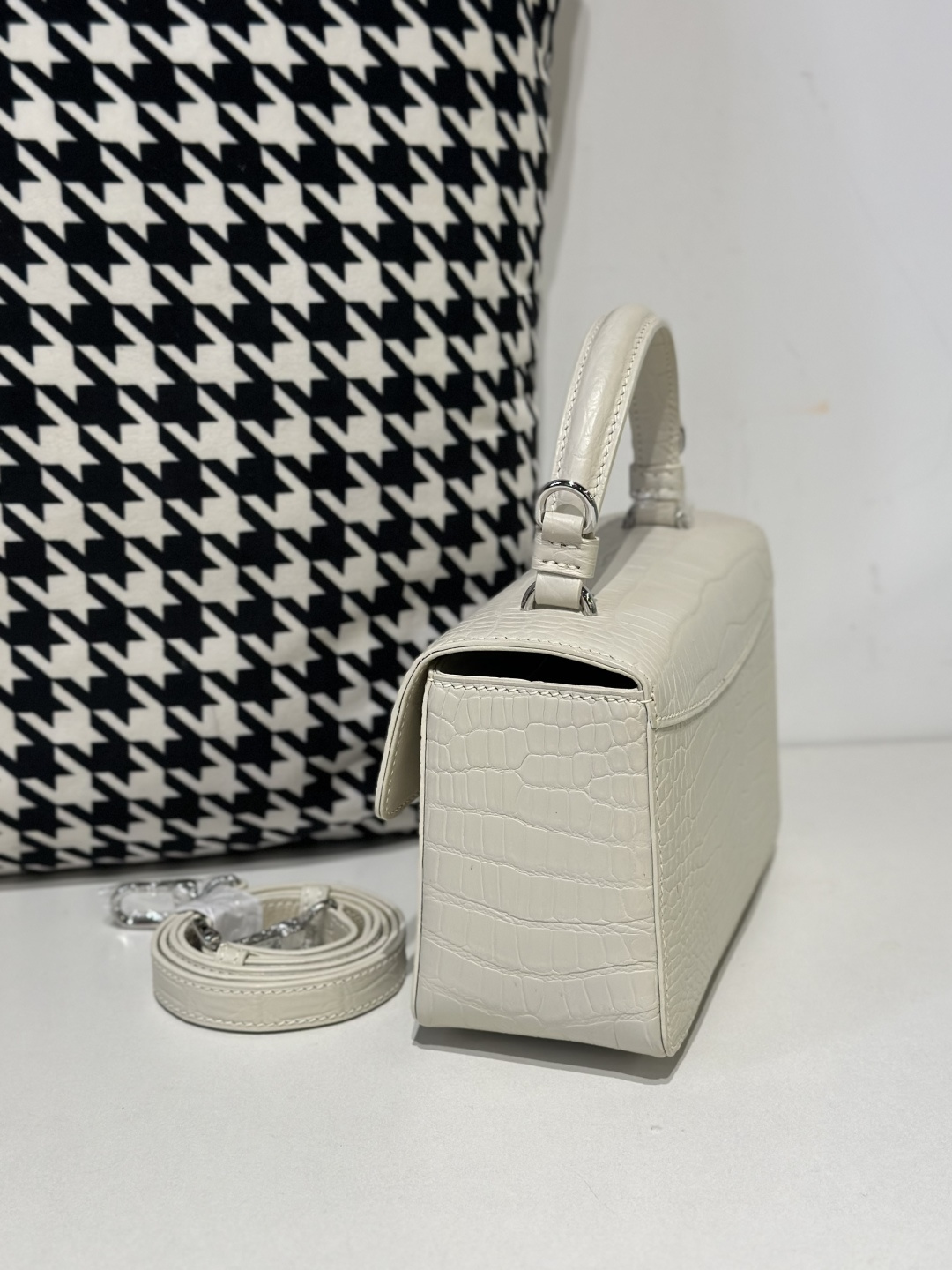 Crocodile Leather Women's Belly Cut Glacier White Matte Metal Hardware Shoulder Bag WCB238 photo 4