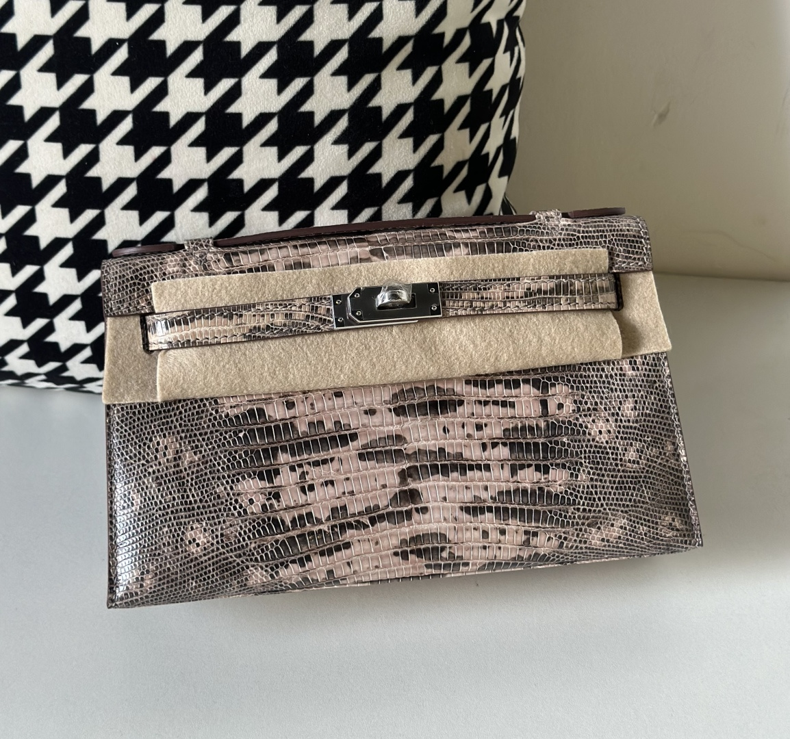 Lizard Leather Pink Silver Hardware Series I Flap Shoulder Bag WLB107 photo 2