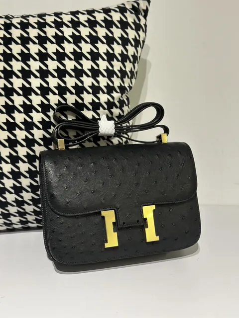 Ostrich Leather Black 23cm Gold Hardware Flap Shoulder Bag WOB004