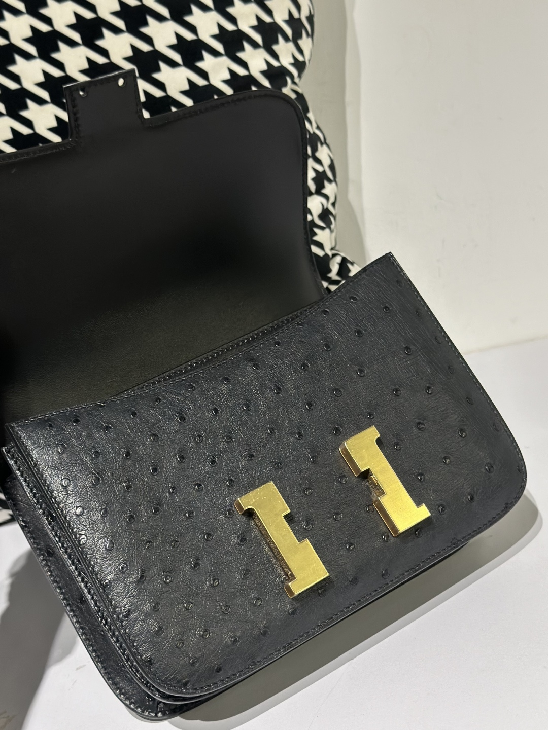 Ostrich Leather Black 23cm Gold Hardware Flap Shoulder Bag WOB004 image 2