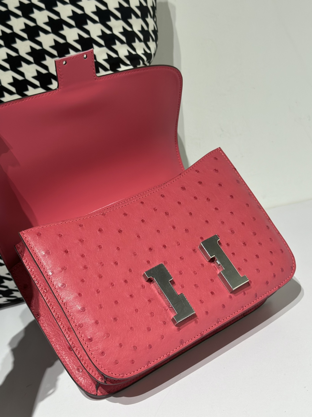 Ostrich Leather Candy Pink 23cm Silver Hardware Flap Shoulder Bag WOB005 photo 2