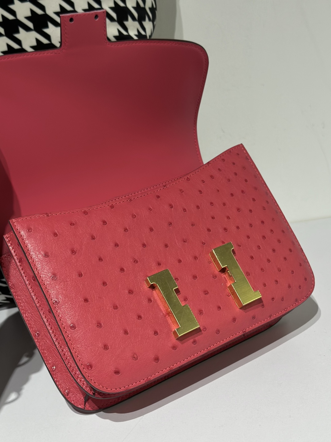 Ostrich Leather Candy Pink 23cm Gold Hardware Flap Shoulder Bag WOB006 image 2