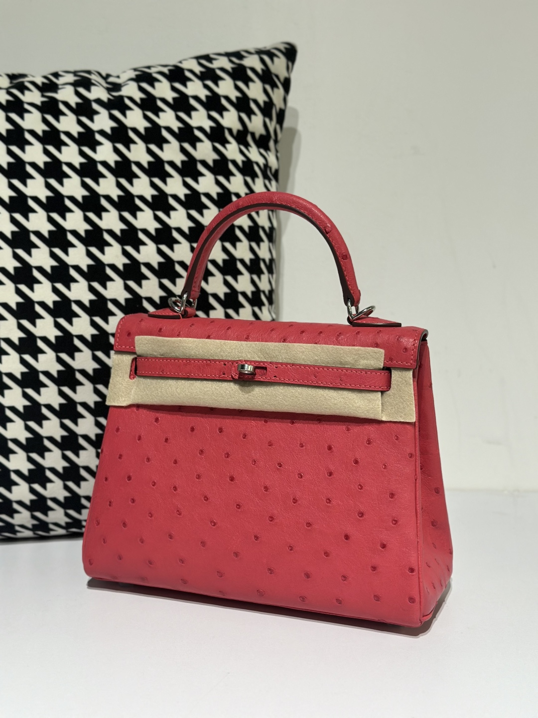 Ostrich Leather Candy Pink 25cm Silver Hardware Top Handle Bag WOB034 photo 2