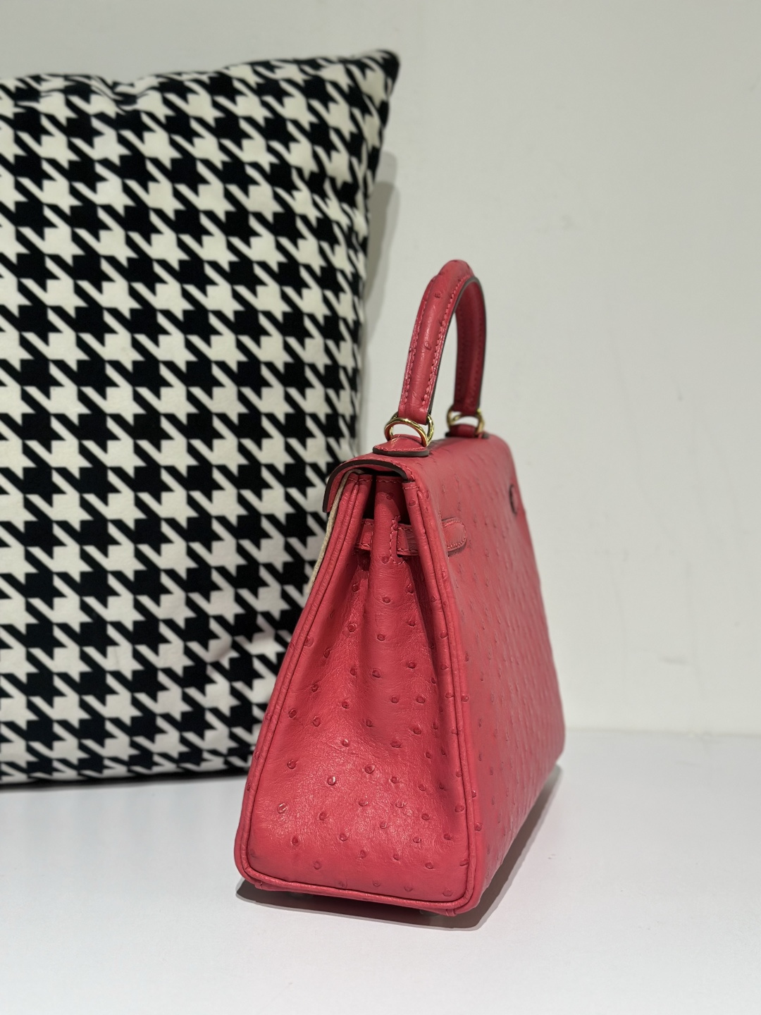 Ostrich Leather Candy Pink 25cm Gold Hardware Top Handle Bag WOB036 image 4