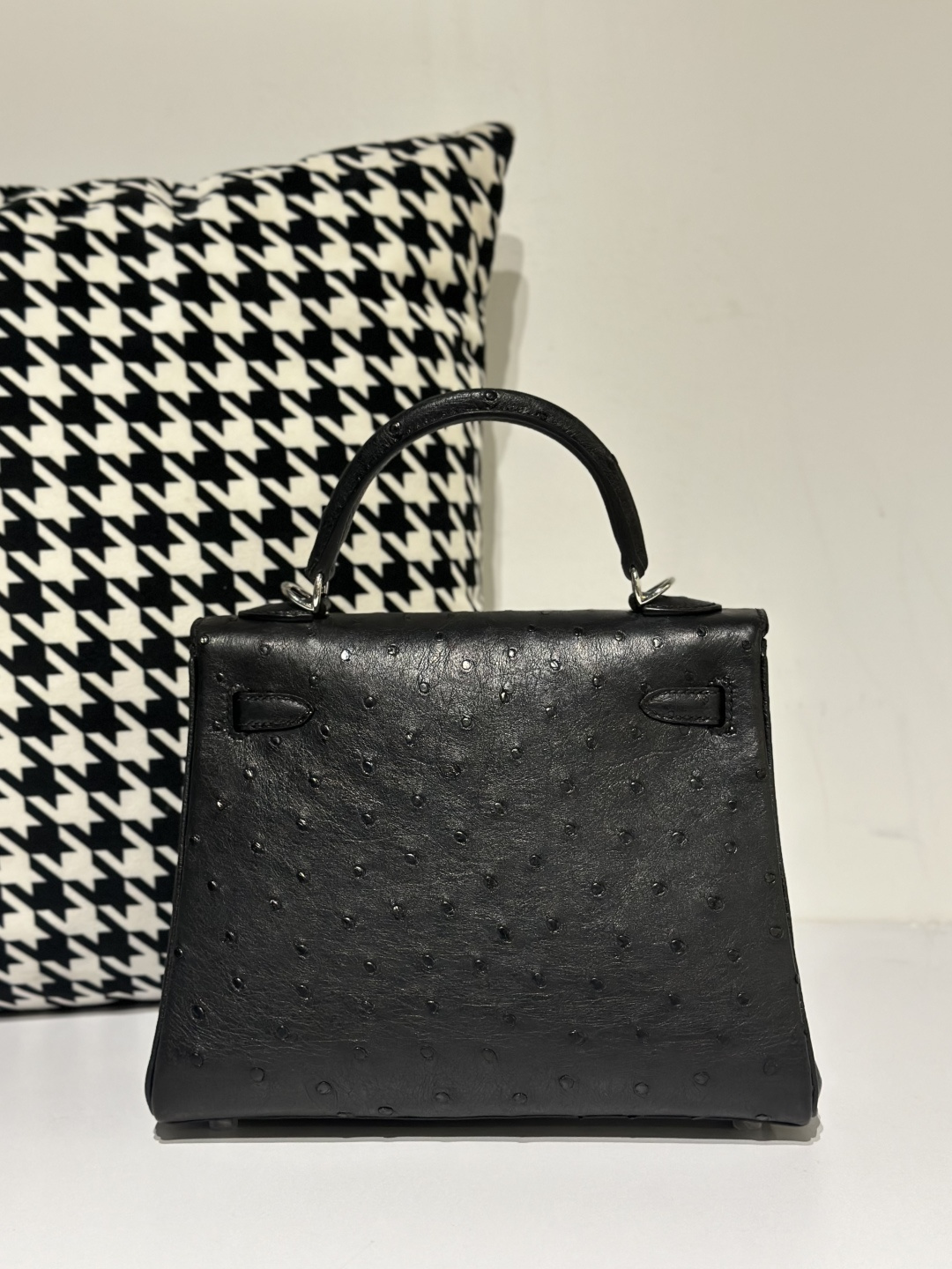 Ostrich Leather Black 25cm Silver Hardware Top Handle Bag WOB037 photo 3