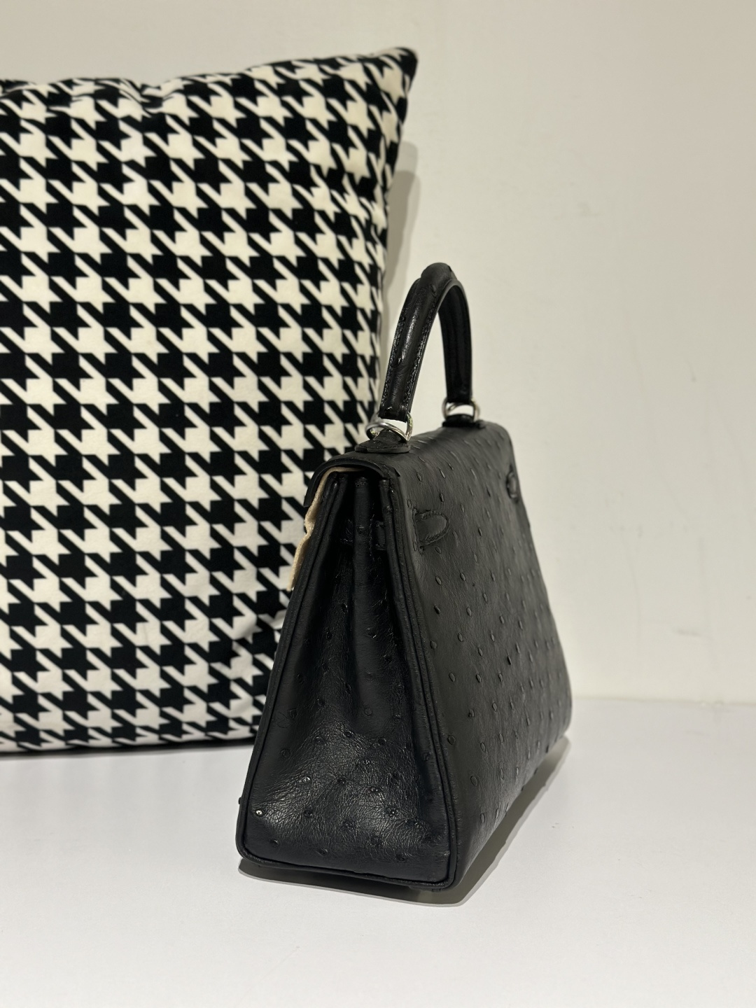Ostrich Leather Black 25cm Silver Hardware Top Handle Bag WOB037 photo 4