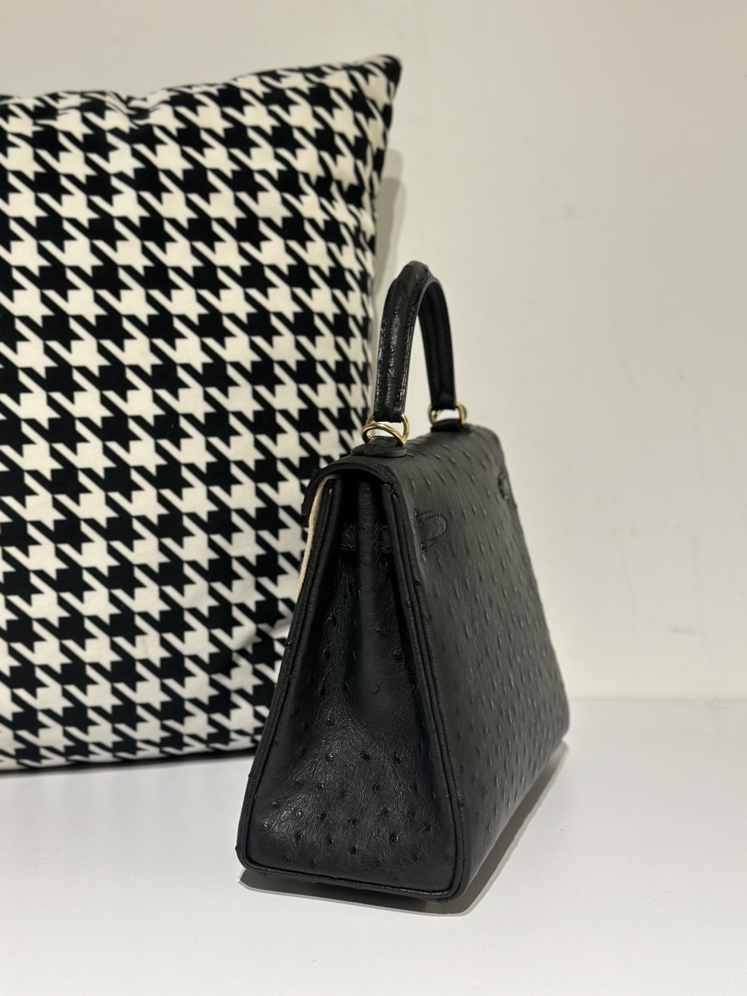 Ostrich Leather Black 25cm Gold Hardware Top Handle Bag WOB038 image 4