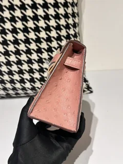 Ostrich Leather Ceramic Pink Silver Hardware Series I Flap Shoulder Bag WOB042 image 4