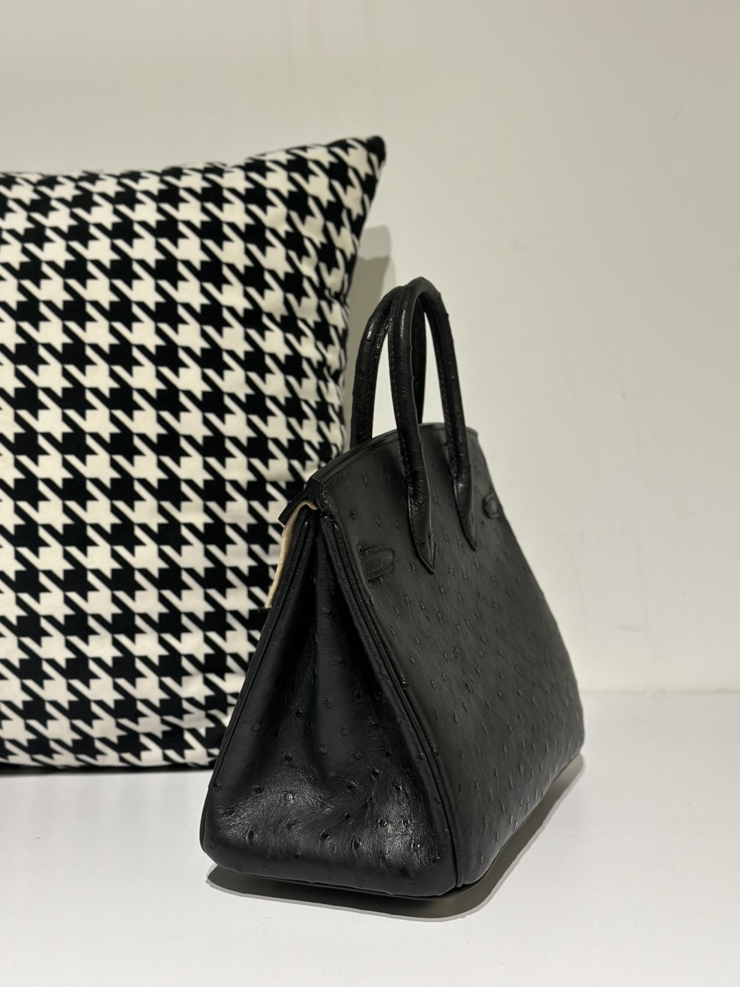 Ostrich Leather Black 25cm Gold Hardware Top Handle Tote Bag WOB052 photo 4