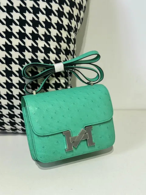 Ostrich Leather Comic Green 18cm Silver Hardware Flap Shoulder Bag WOB075