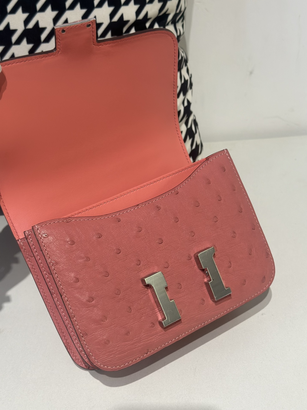 Ostrich Leather Ceramic Pink 18cm Silver Hardware Flap Shoulder Bag WOB076 image 2