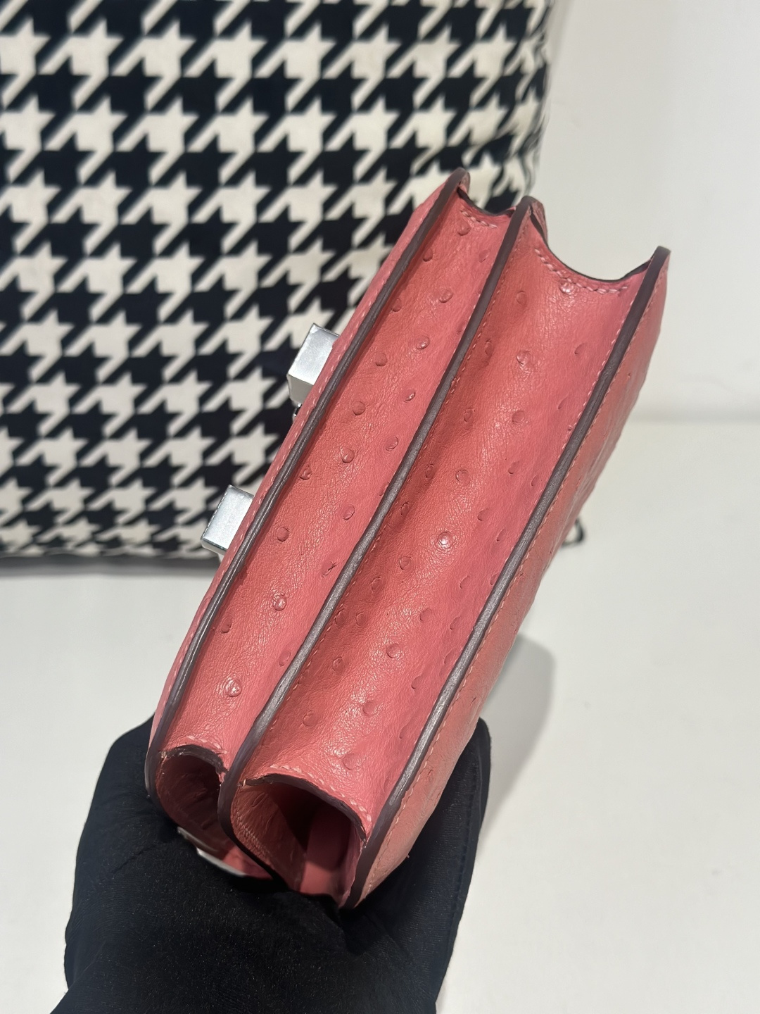 Ostrich Leather Ceramic Pink 18cm Silver Hardware Flap Shoulder Bag WOB076 image 6