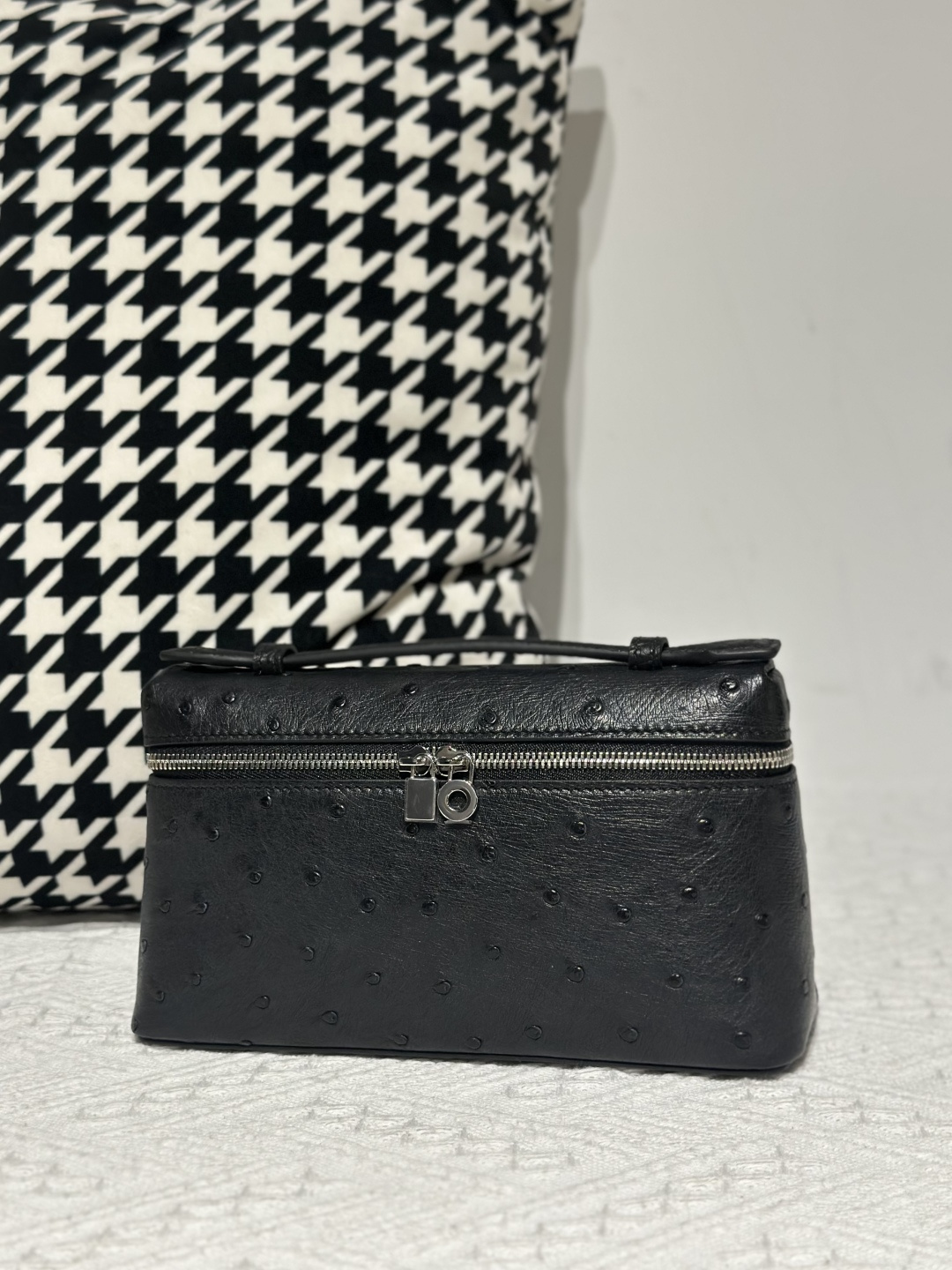 Ostrich Leather Black 19cm Silver Hardware Top Handle Bag WOB098 photo 2