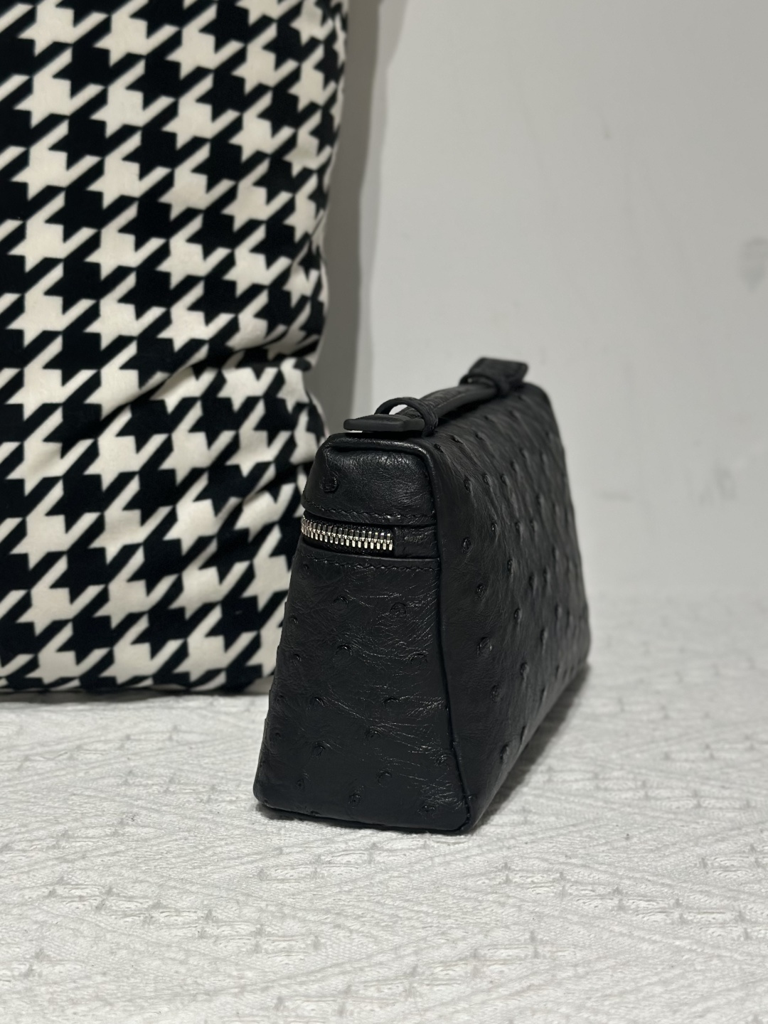 Ostrich Leather Black 19cm Silver Hardware Top Handle Bag WOB099 photo 4