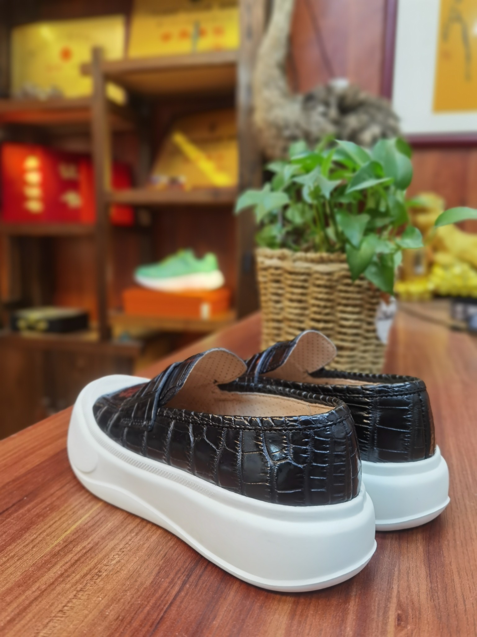 Crocodile Leather Lightweight Breathable Slip-On Sneakers FCB001 photo 4