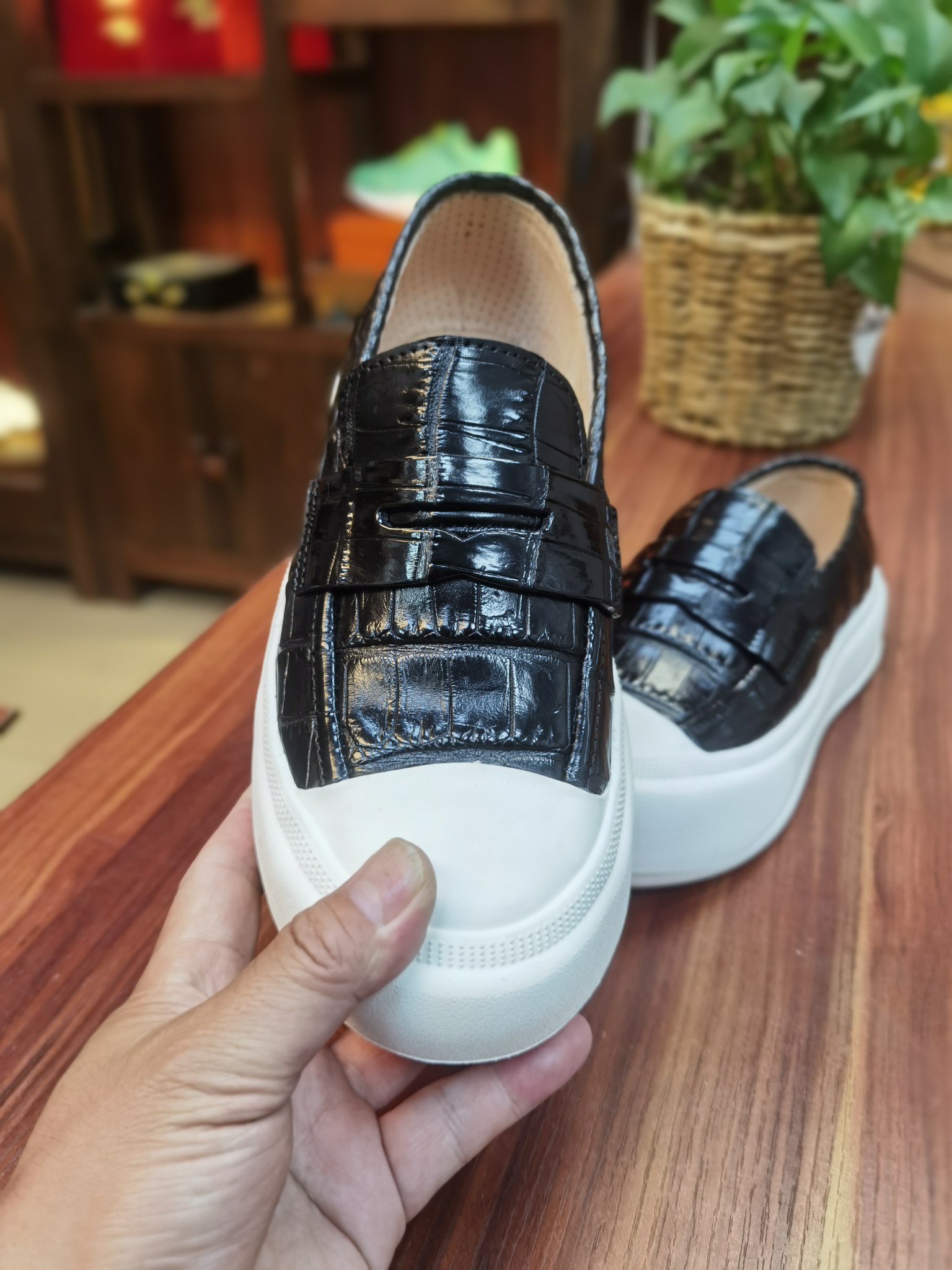 Crocodile Leather Lightweight Breathable Slip-On Sneakers FCB001 photo 5