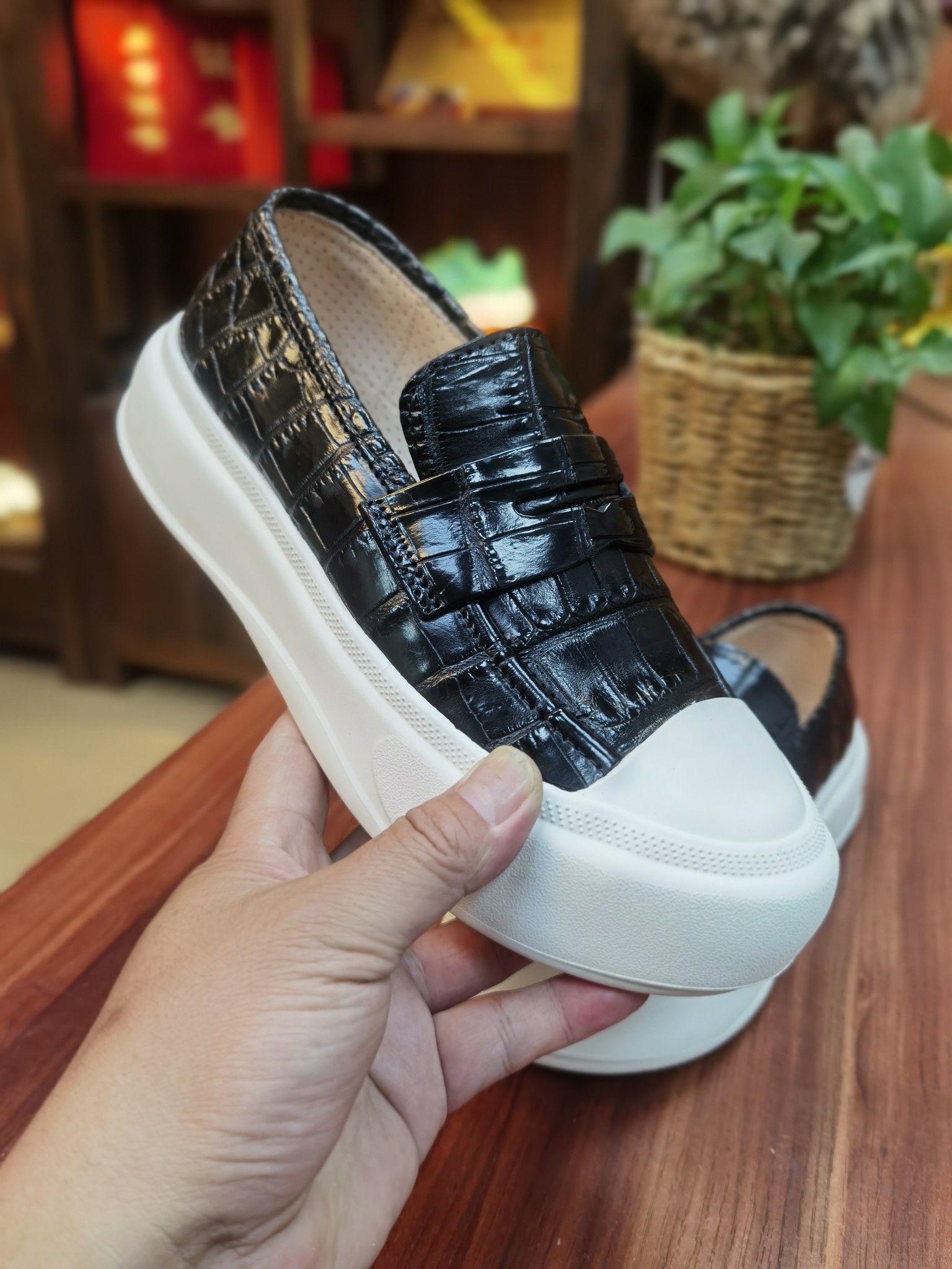 Crocodile Leather Lightweight Breathable Slip-On Sneakers FCB001 photo 6