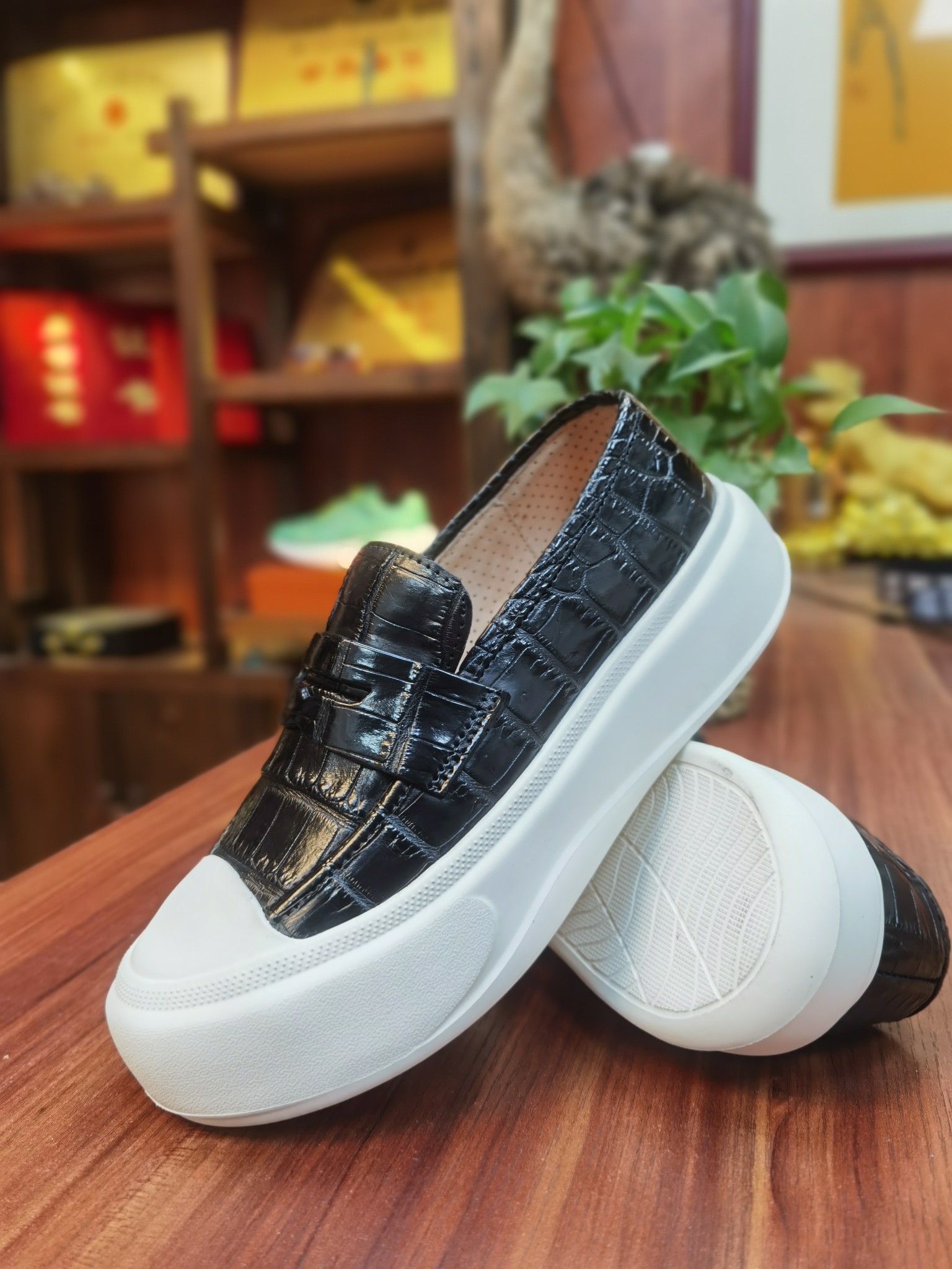 Crocodile Leather Lightweight Breathable Slip-On Sneakers FCB001 photo 7