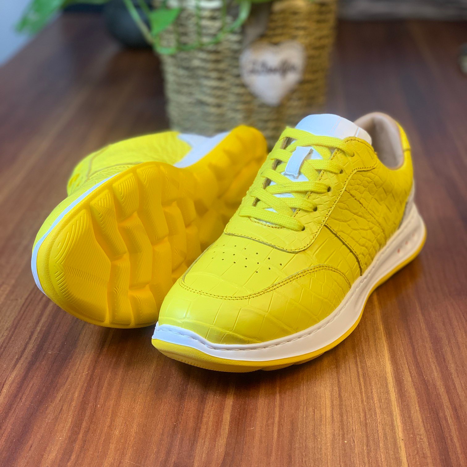Crocodile Leather Yellow Belly Cut Water-Dyed EVA Running Shoes FCS007 photo 2