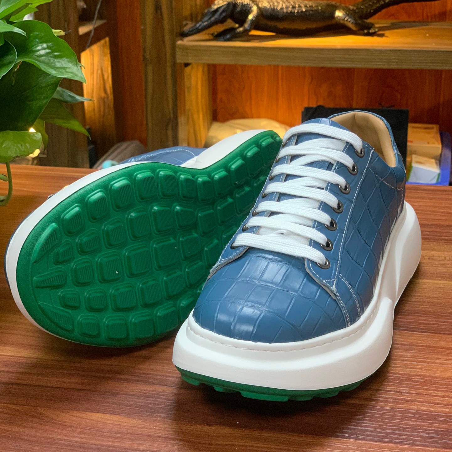 Crocodile Leather Belly Cut Lightweight EVA Sole Low-Top Sneakers FCS010 photo 2