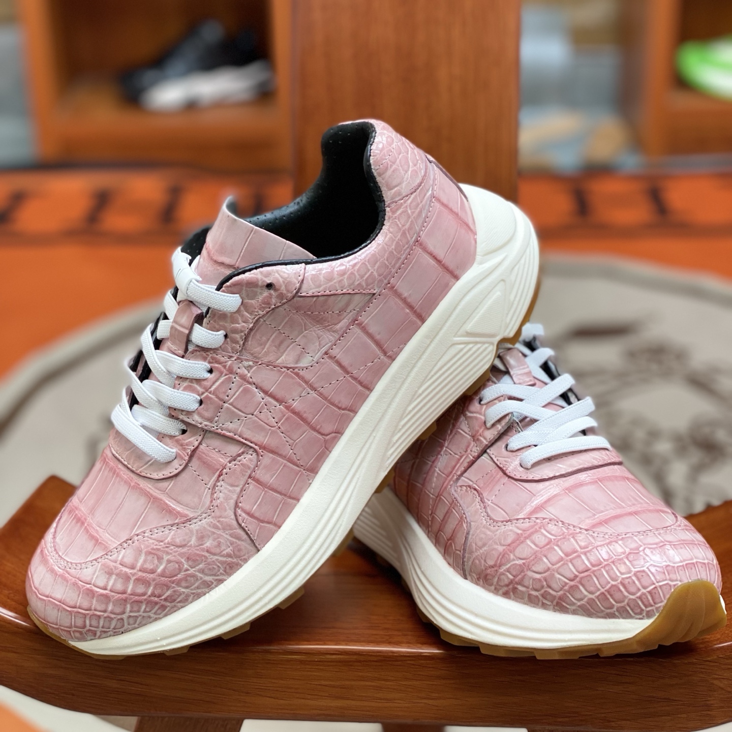 Crocodile Leather Belly Cut Hand-Finished Water-Dyed Running Shoes FCS011 photo 5