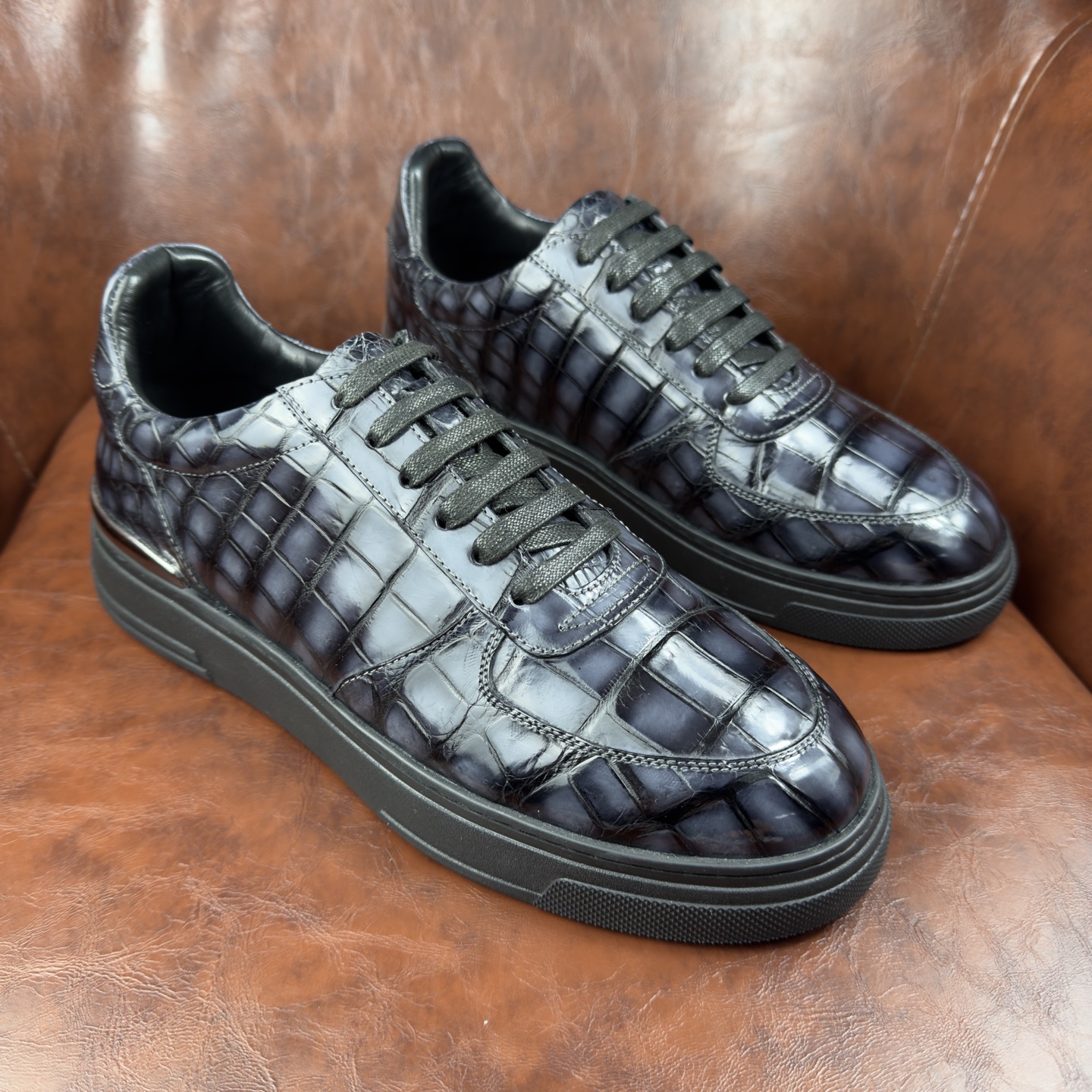 Crocodile Leather Nile Low-Top Sneakers BCS004 image 3
