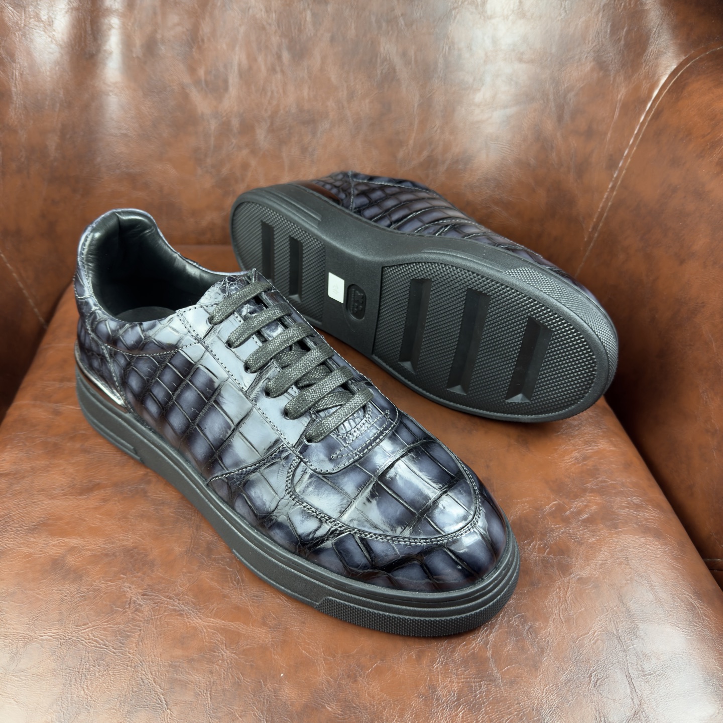 Crocodile Leather Nile Low-Top Sneakers BCS004 image 4