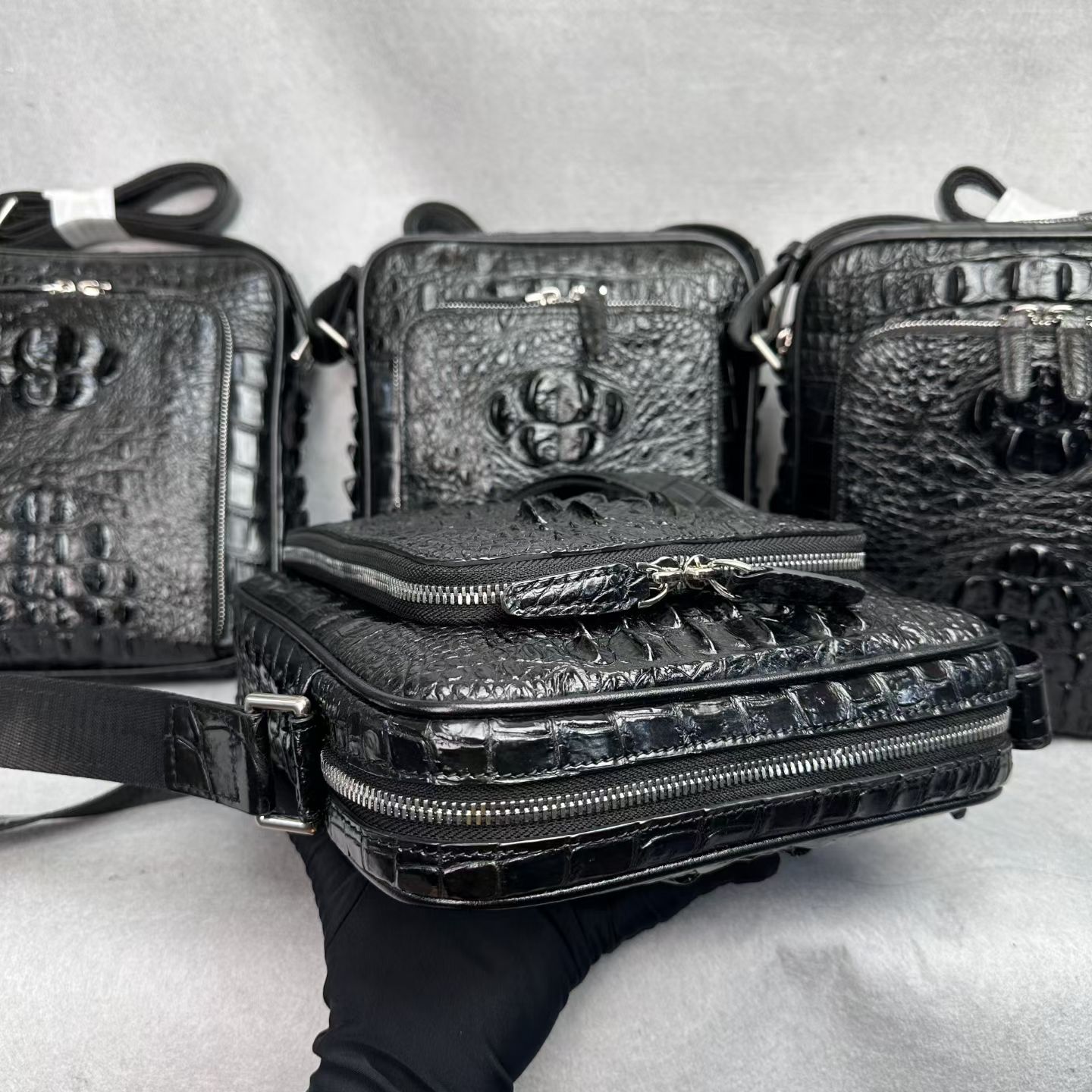 Crocodile Leather Men's Hornback Water-Dyed 23 x 25 x 9cm Crossbody Bag HCB001 photo 4