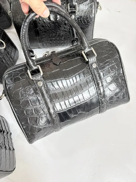 Crocodile Leather Women's Black 27 x 18 x 15cm Belly and Hornback Boston Bag HCB011