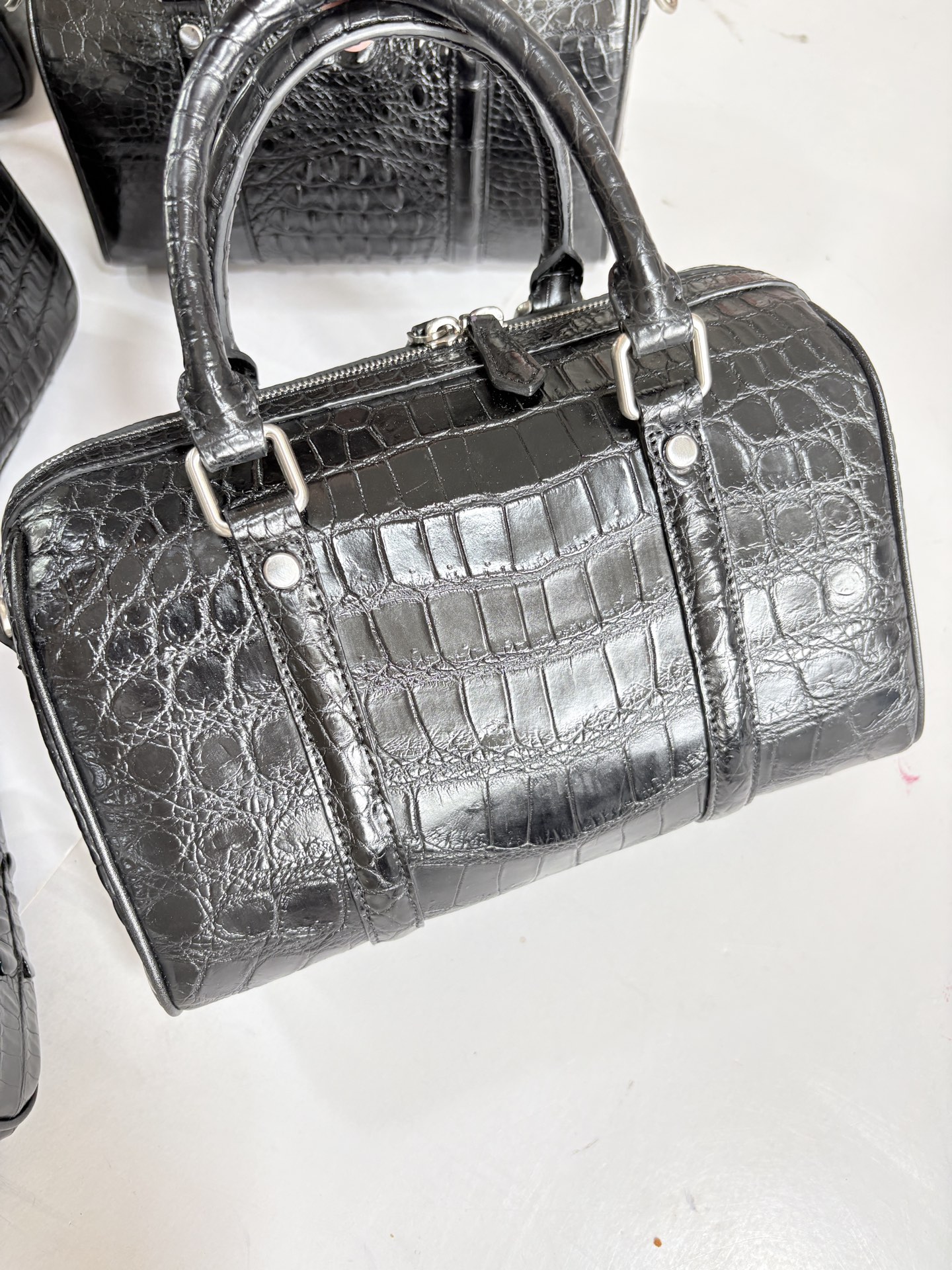 Crocodile Leather Women's Black 27 x 18 x 15cm Belly and Hornback Boston Bag HCB011 photo 3