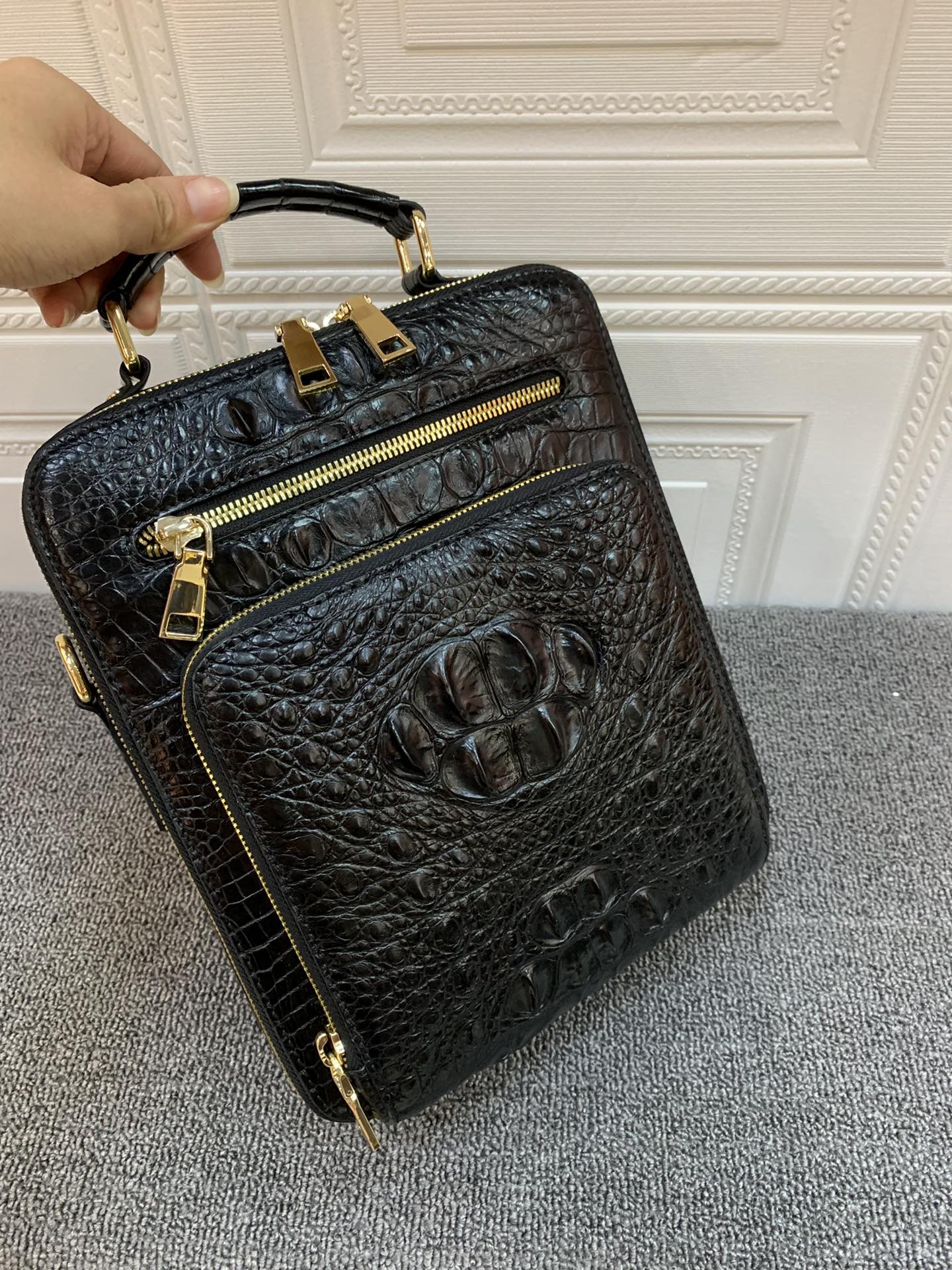 Crocodile Leather Men's Black Hornback Sling Backpack HCB012 photo 5