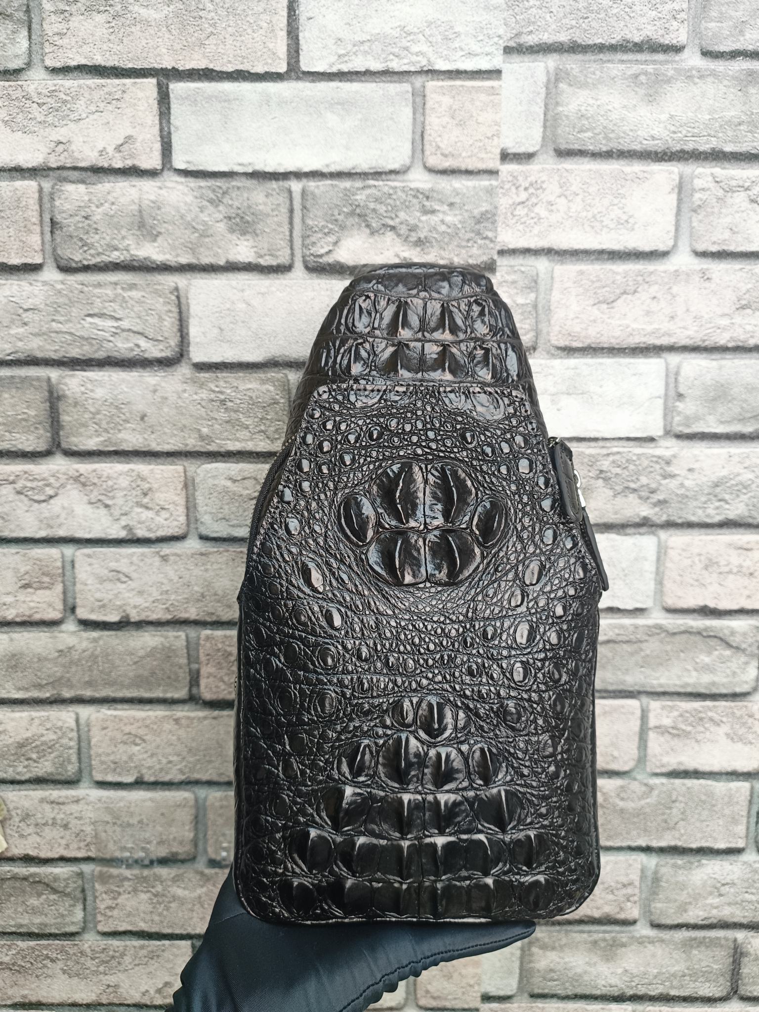 Crocodile Leather Men's Water-Dyed Chest Bag HCB025