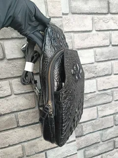 Crocodile Leather Men's Water-Dyed Chest Bag HCB025 image 3