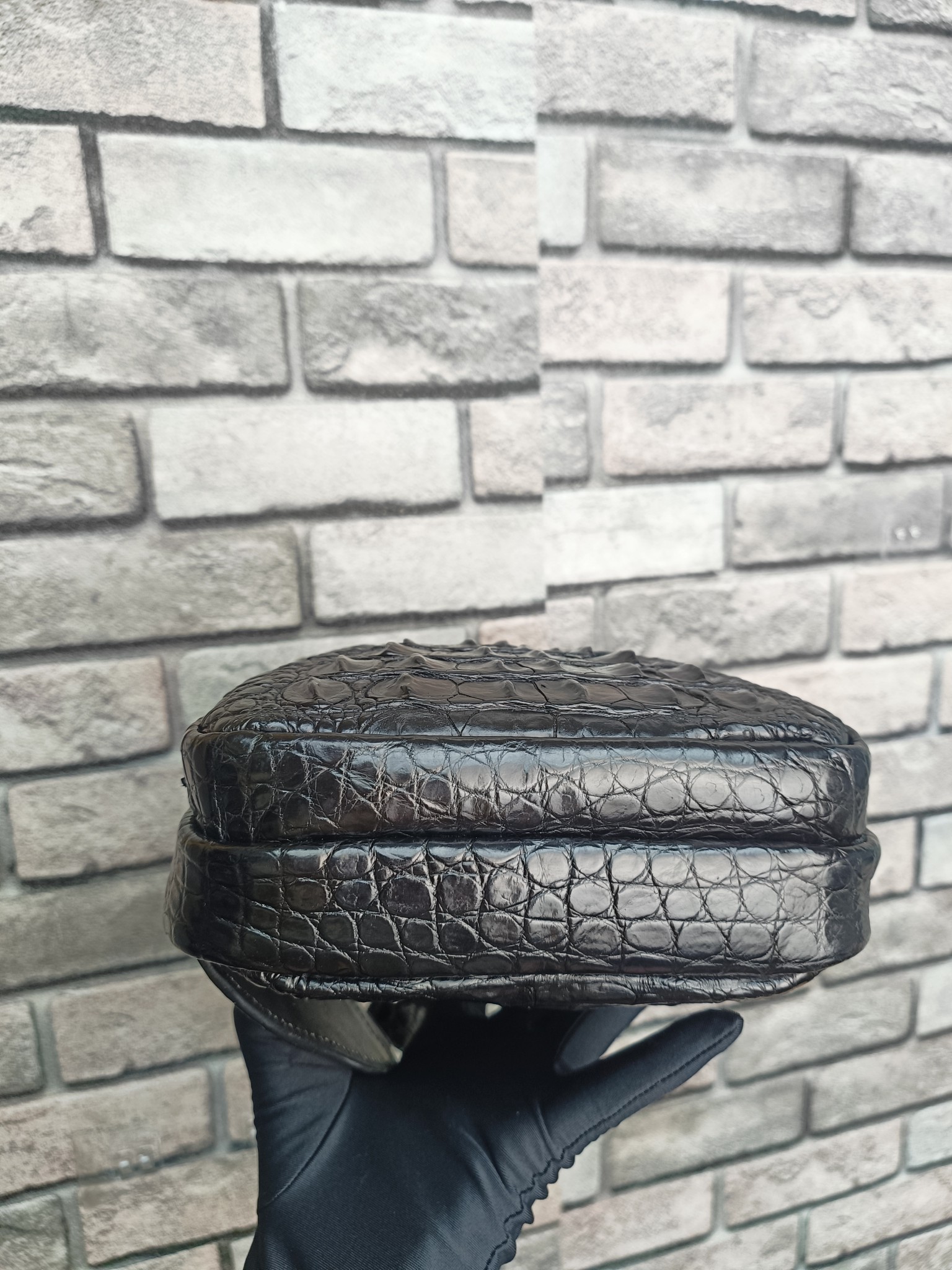 Crocodile Leather Men's Water-Dyed Chest Bag HCB025 photo 5
