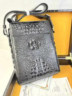 Crocodile Leather Men's Black 26 x 19 x 6.5cm Belly Cut Crossbody Bag HXB001 image 1