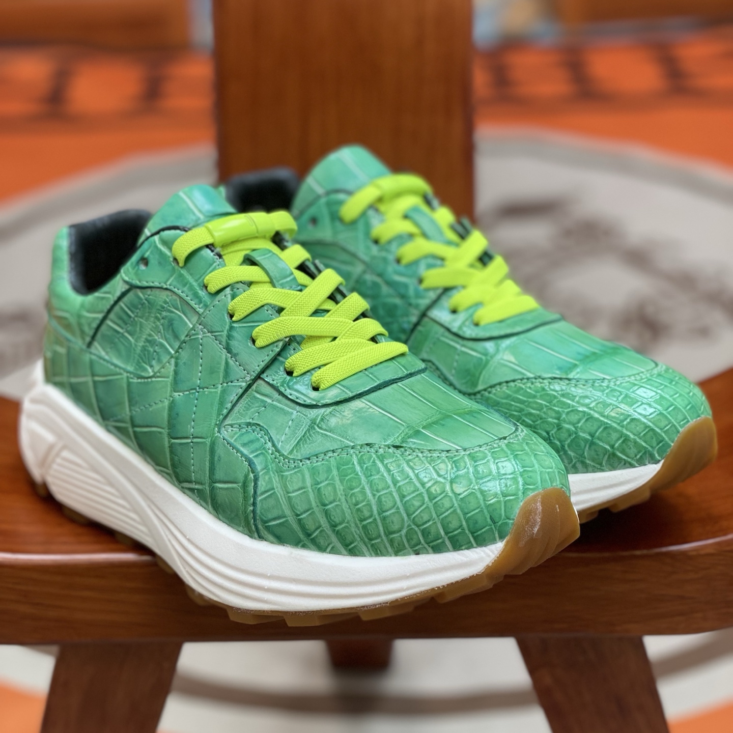 Crocodile Leather Hand-Finished Water-Dyed Gum Sole Running Shoes F044
