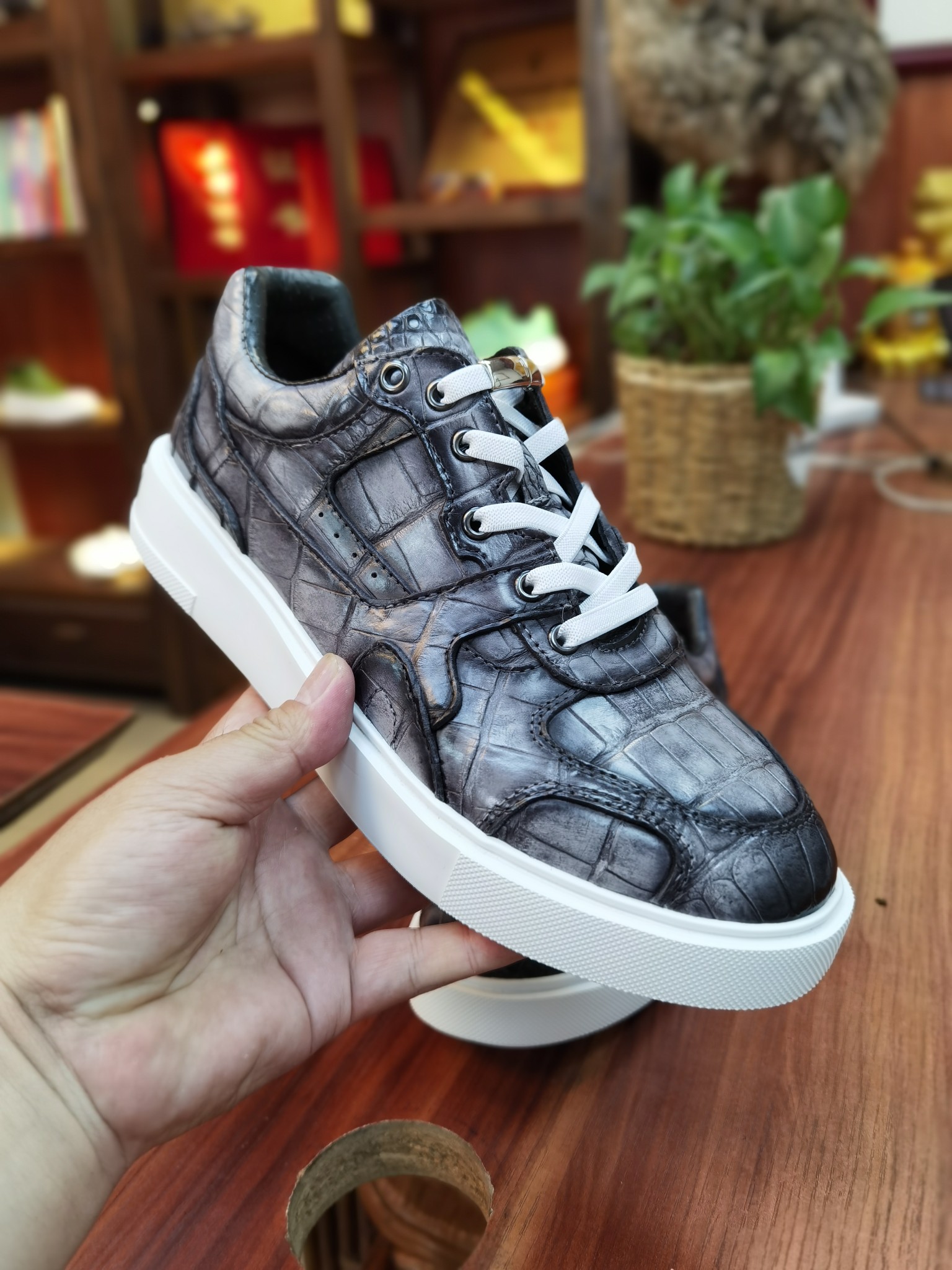 Alligator Leather XL Sole Washed Breathable Low-Top Sneakers F090 photo 5